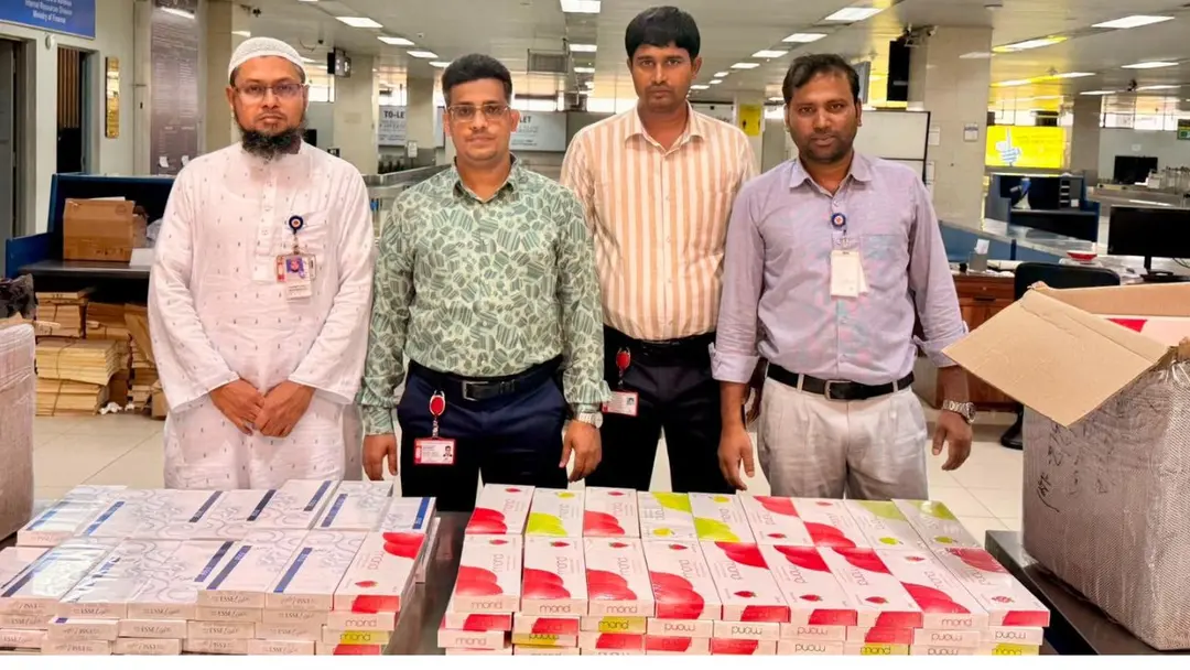 কর ফাঁকির ৬৫ লাখ টাকার বিদেশি সিগারেট জব্দ